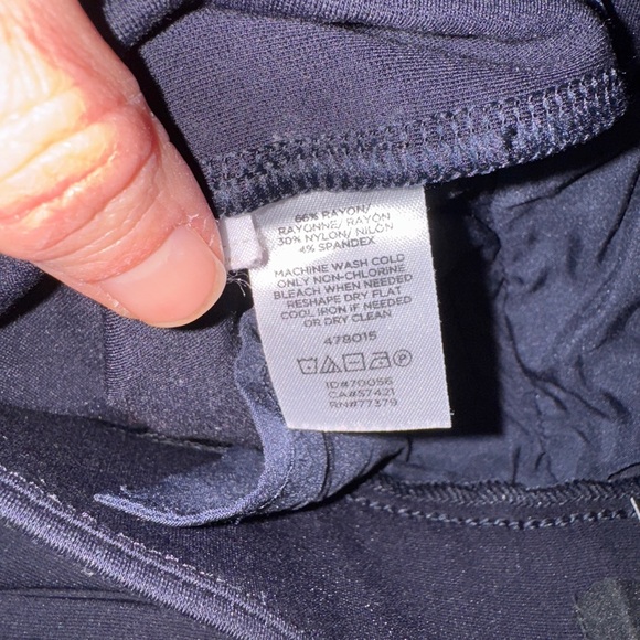 Ann Taylor Petite waist Side zip,, Ankle Pant in Bi-Stretch size 0P - Picture 5 of 5